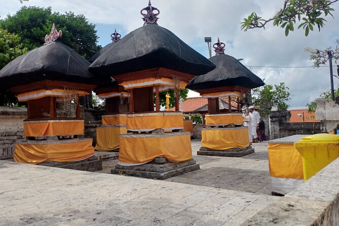 All Inclusive Kecak Dance and Uluwatu Temple Admission Ticket - The guide can make or break the evening