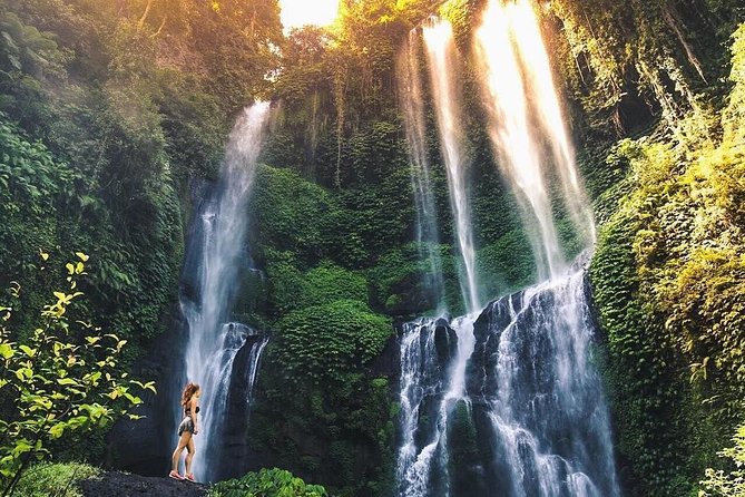 All Inclusive Sekumpul Waterfall Trekking , Handara Gate & Temple - Handara Gate takes 30 minutes