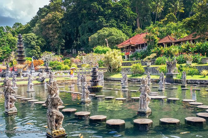 Amazing Private Tour: Lempuyang temple, Tirta gangga, Tukad cepung waterfall - What the private driver adds