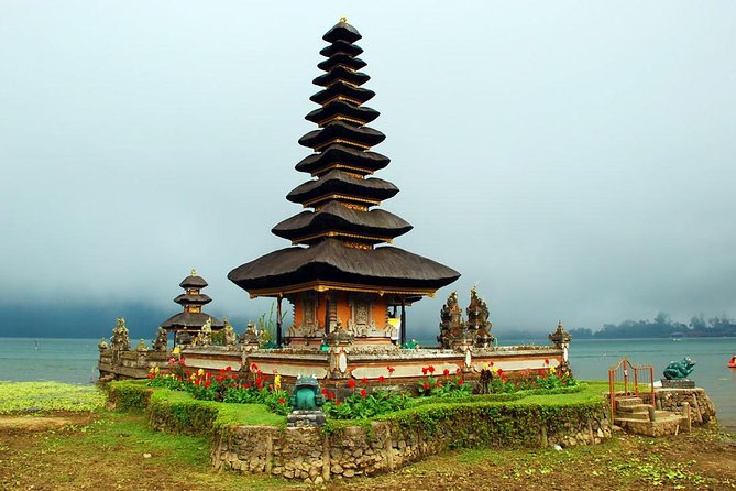 Amazing Private Tours: Dolphins Lovina and Gitgit Waterfall include Lunch - Lunch and Candikuning Market make the day feel local