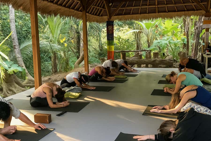 Bali: 7 Day Solo Traveler’s Yoga Retreat In Ubud - Thursday covers tea and chocolate