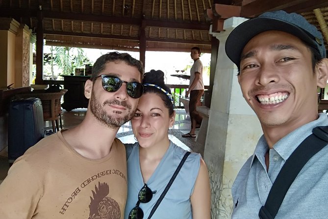Bali Airport Transport & Transfer - Finding the driver after you land