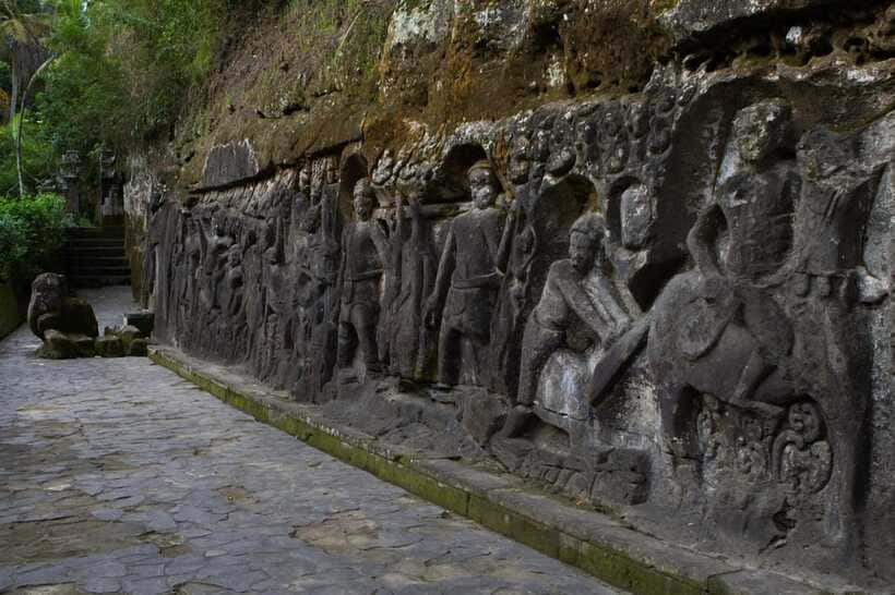 Bali: Archeology Museum, Gunung Kawi & Goa Gajah Temple Tour - Gedong Arca Museum and ancient objects