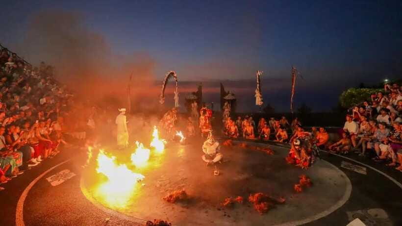 Bali: Beaches, Uluwatu Temple Sunset & Fire Kecak Dance Show - The Kecak Fire Dance at sunset
