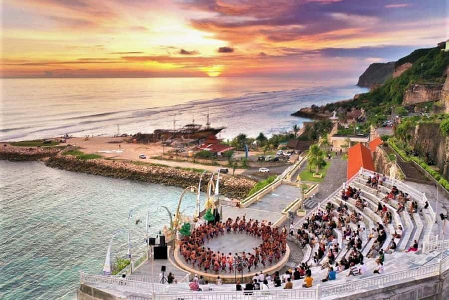 Bali: BeachTrip Padang - Padang, Melasti, & Jimbaran Sunset - Who Will Get the Most from This Outing