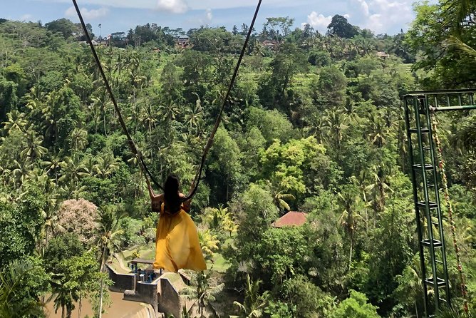 Bali Beautiful Insta with Real Bali Swing - Ulun Danu Beratan Temple adds meaning to the route