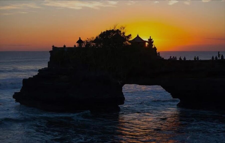 Bali: Bedugul, Jatiluwih, Taman ayun, Tanah lot private tour - Tanah Lot and the final coastal scene