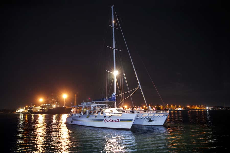 Bali/Benoa: 5-Course Romantic Evening Cruise With Live Music - Live music that keeps the mood personal