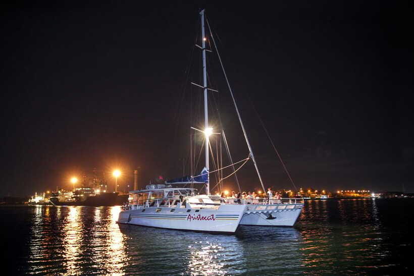 Bali/Benoa: 5-Course Romantic Evening Cruise With Live Music - Should you book the Bali romantic cruise?