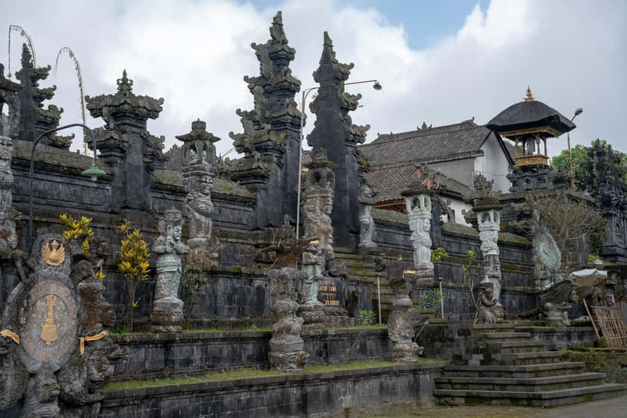 Bali: Besakih Great Temple & Penglipuran Village Day Tour - What the guide adds to the experience