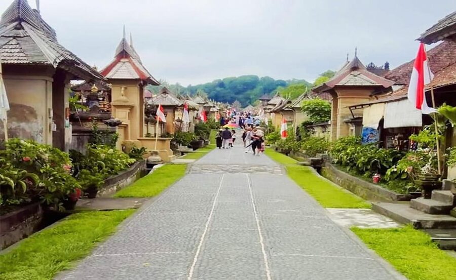 Bali: Besakih Temple and Sidemen Tour - Tegenungan Waterfall in Gianyar