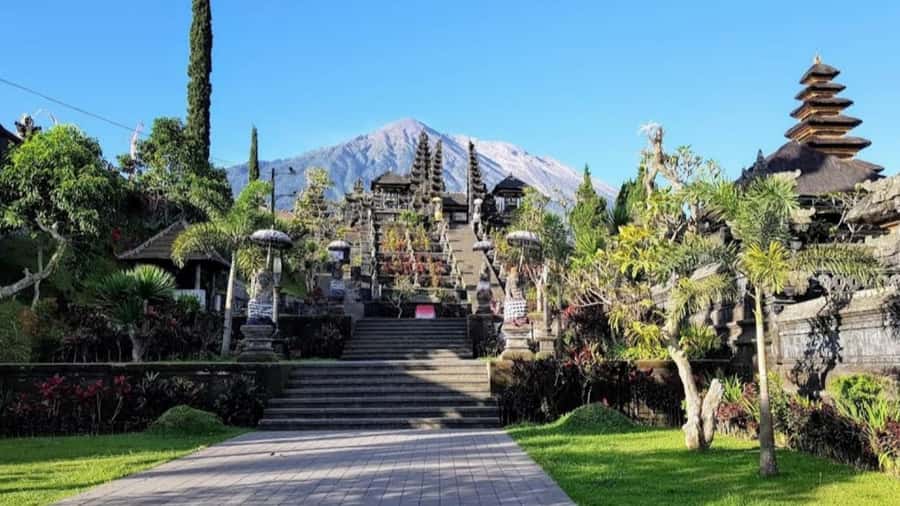 Bali: Besakih temple, Tukad Cepung waterfall, Penglipuran - Tukad Cepung, water and a memorable photo
