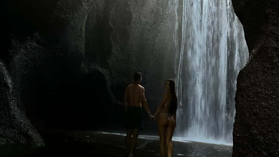 Bali: Besakih temple, Tukad Cepung waterfall, Penglipuran - The private car is the practical advantage