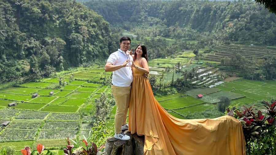 Bali: Besakih temple, Tukad Cepung waterfall, Penglipuran - What the $35 price really covers