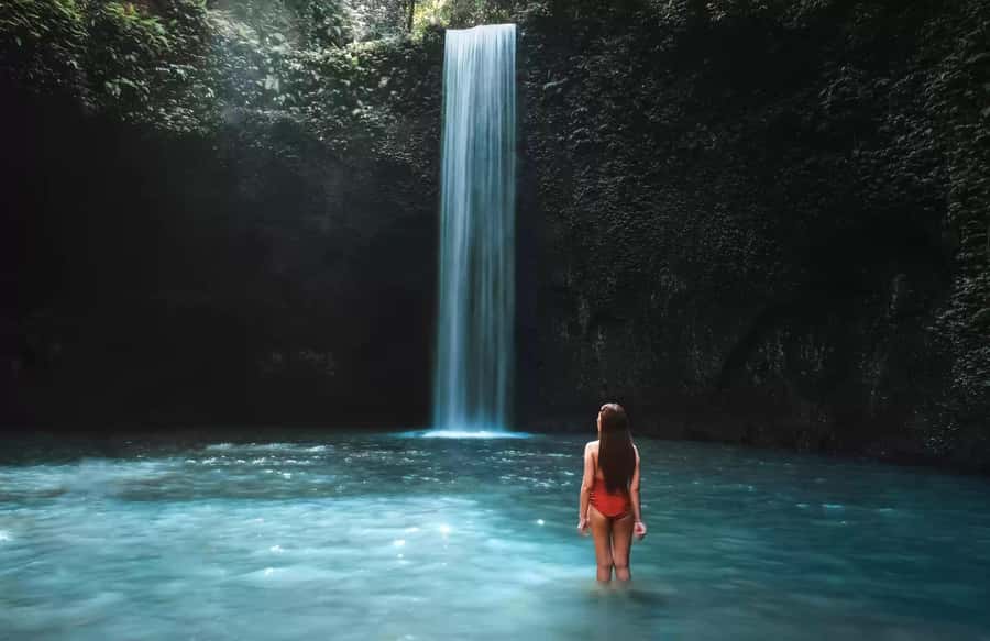 Bali Best Waterfalls Private Tour - Kanto Lampo, beautiful rocks and a slow photo queue