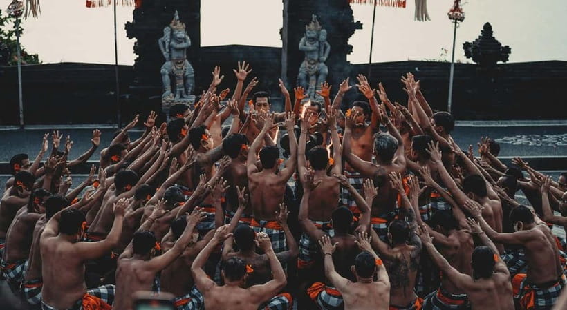 Bali: Customised Uluwatu Tour With Transfer Drop off/Pick up - Kecak at Uluwatu or Melasti