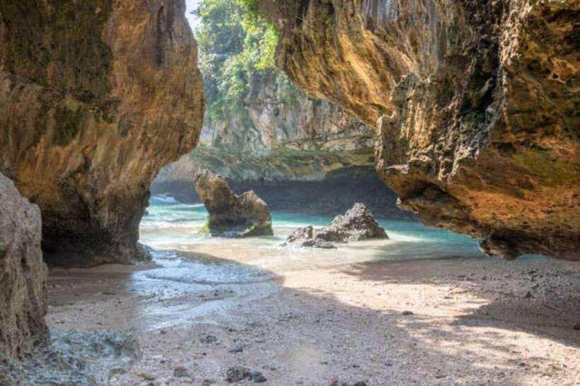 Bali: Customizable Beach Day Tour with Hotel Pickup - Padang Padang Beach, a small cove with a big name