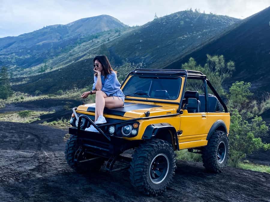 Bali: Day/Sunset Mount Batur 4WD Jeep and Natural Hot Spring - Weather, dust, clothing, and comfort