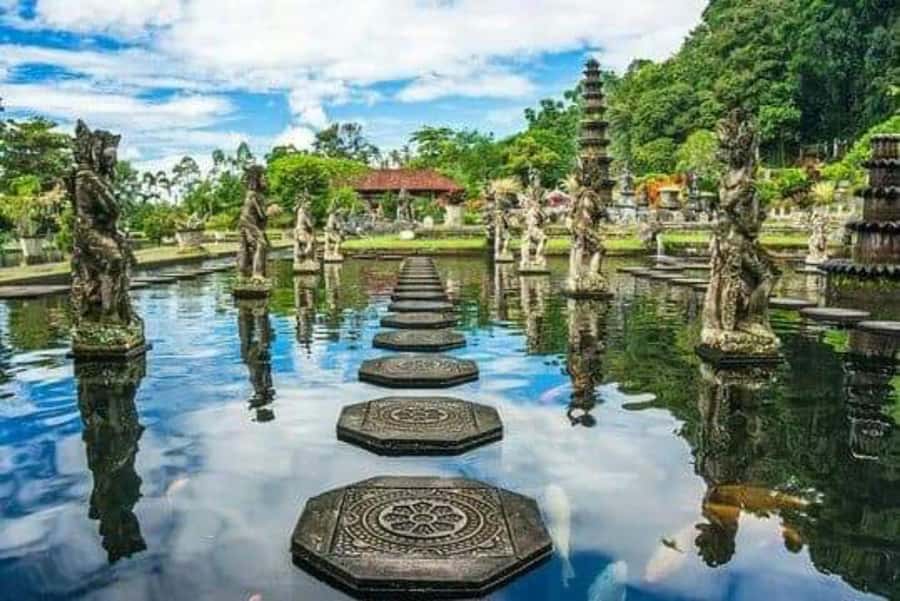 Bali : Day Trip to Besakih Temple & 2 Hidden Waterfalls - Who will enjoy this day most?