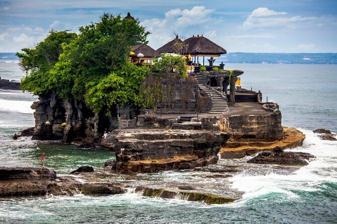 Bali Day Trip to Ubud Highlight Tour and Tanah Lot Temple - Sacred Monkey Forest, temples, and macaques