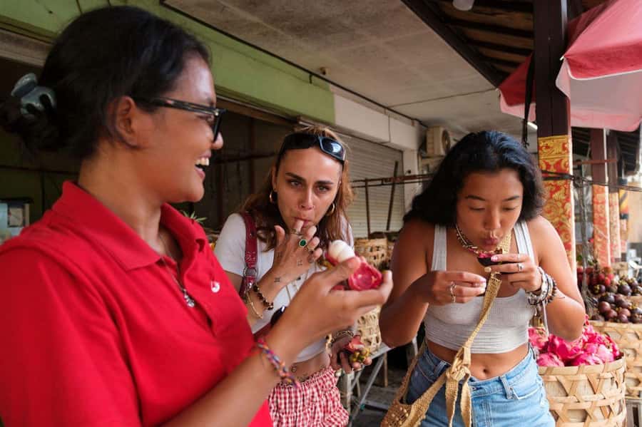 Bali: Delicious Indonesian Food Tour - From Food to Faith on Jalan Surapati