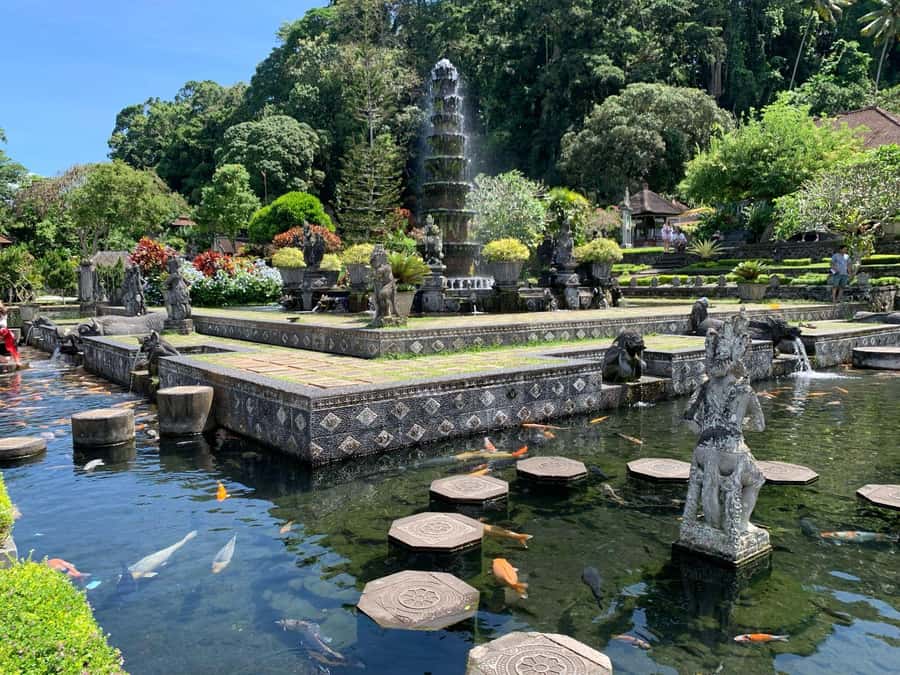 Bali: East Bali Day Trip with Temesi Waterfall - Walking to Temesi Waterfall
