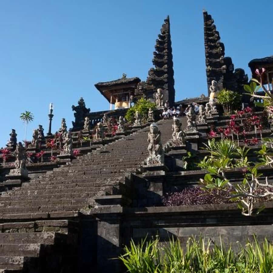 Bali : Eastern Bali and Pura Besakih Temple Tour - The shopping stop and artisan side of Bali