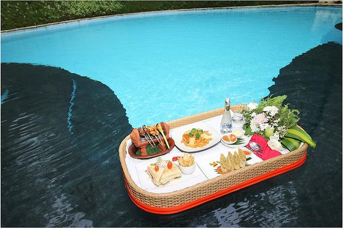 Bali Floating Pool Lunch at Beach View Restaurant Nusa Dua - What the floating lunch in Nusa Dua is really like