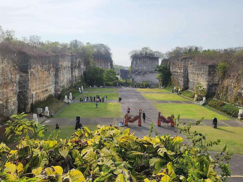 Bali: Full Day All Inclusive Uluwatu Temple South Bali Tour - Garuda Wisnu Kencana and Bali’s Big Symbol