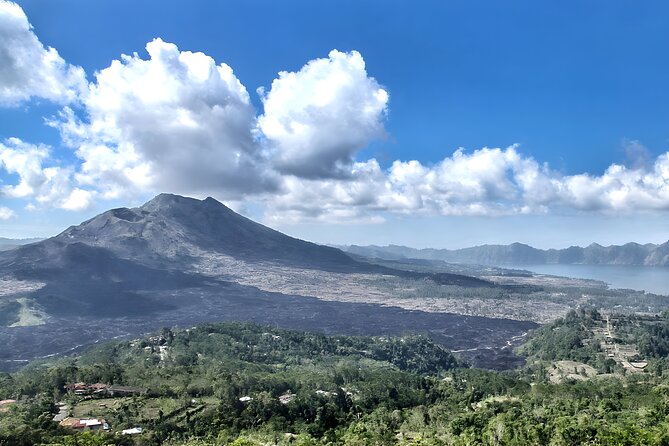 Bali Full-Day Car Charter: Ubud and Kintamani Volcano Tour - Ubud Palace gives you a central cultural landmark