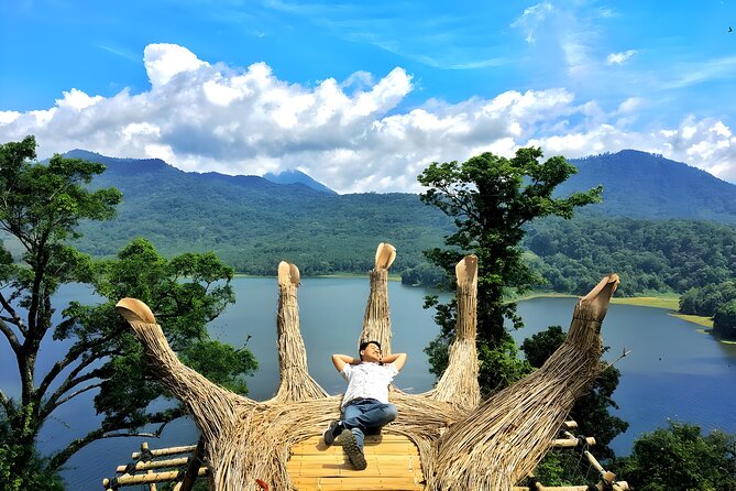 Bali Full-Day Hidden Hills, Twin Waterfalls and Hot Spring Tour - Wanagiri Hidden Hills and the search for a clear view