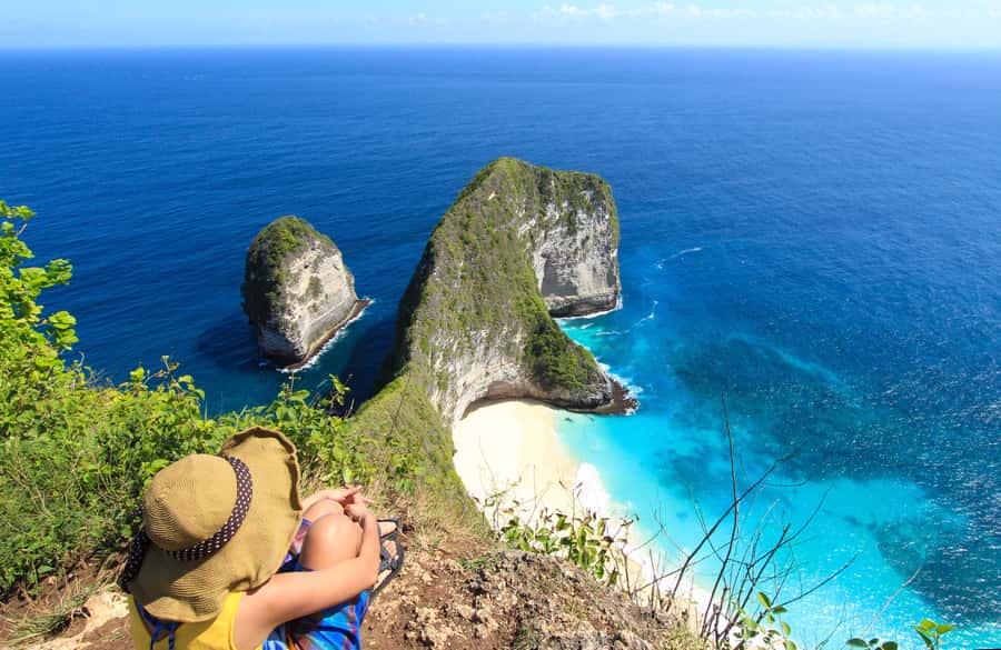 Bali: Full-Day Nusa Penida Highlights Tour with Transfer - Lunch at a local restaurant, at your own cost