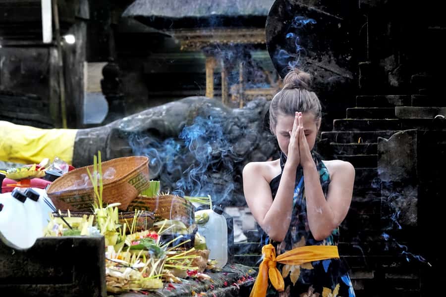 Bali: Full-Day Spiritual Cleansing and Shamanic Healing Tour - A Balinese spiritual day from hotel pickup to holy water