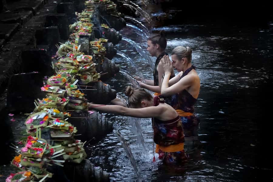 Bali: Full-Day Spiritual Cleansing and Shamanic Healing Tour - Canang sari and the meaning of Yadnya