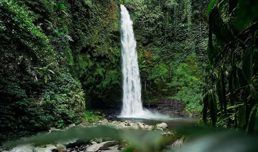 Bali: Full-Day Tour of Nungnung Waterfall, Tanah Lot Tample - What to bring for the waterfall and temple