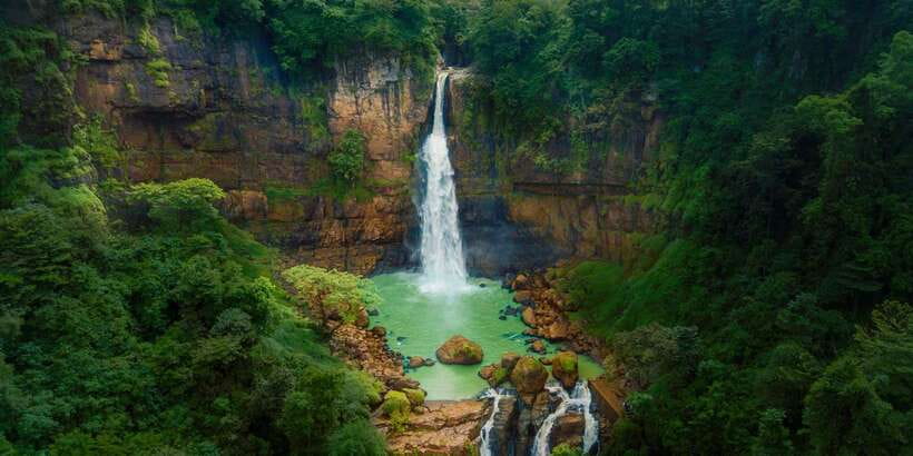 Bali: Gitgit and Alingaling Waterfalls Small Group Tour - Gitgit Waterfall after lunch