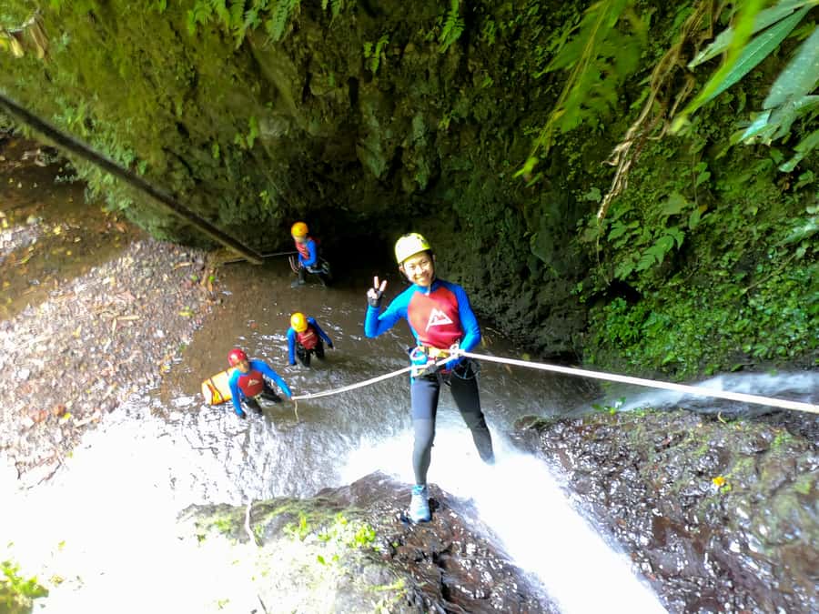 Bali: Gitgit Canyon Canyoning Trip with Breakfast and Lunch - Reaching the canyon and starting the descent