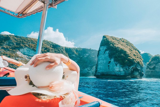 Bali Hai - Nusa Penida Adventure Cruise - The Ceningan Channel changes the scenery