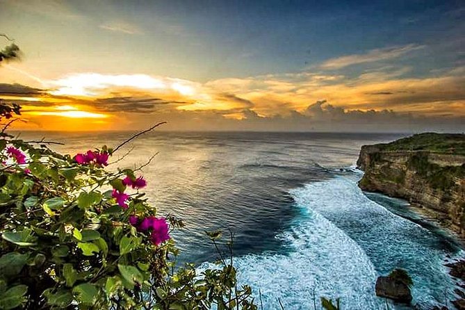 Bali Half Day Tour - Uluwatu Temple Sunset, Kecak Fire Dance, Jimbaran Dinner - Reaching Uluwatu Temple before sunset
