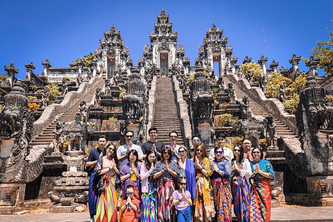 Bali Instagram Tour - Lempuyang Bali Gate of Heaven - What to wear and how to pace the day