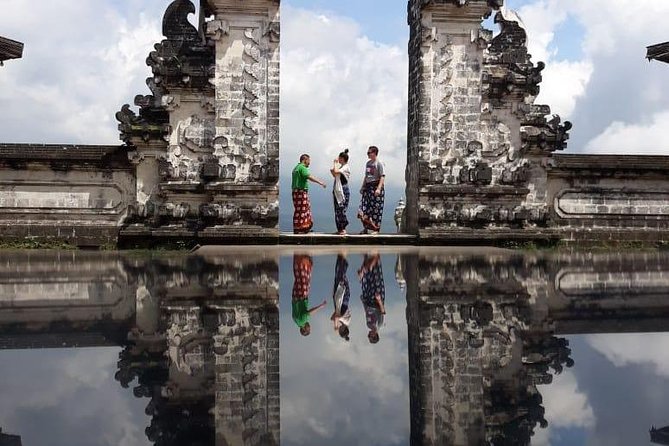 Bali : Instagrams Tour Lempuyang Temple, Tirta Gangga- Tukad Cepung , Tibumana Waterfall - Tirta Gangga’s water gardens and royal setting