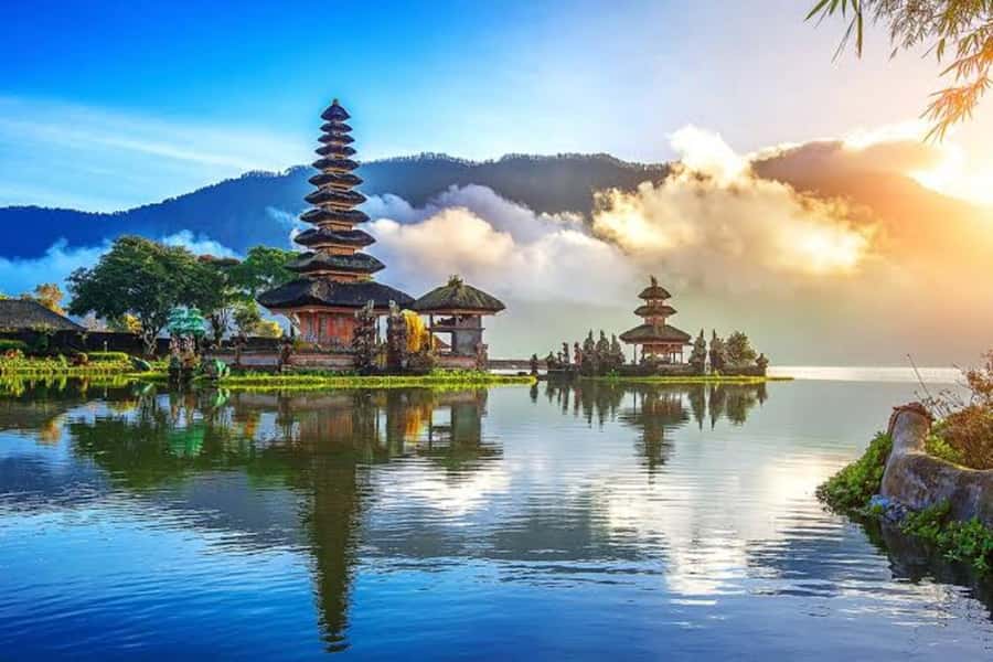 Bali: Jatiluwih UNESCO, Bratan Lake, Iconic Gate & Tanah Lot - Why this Bali day trip works