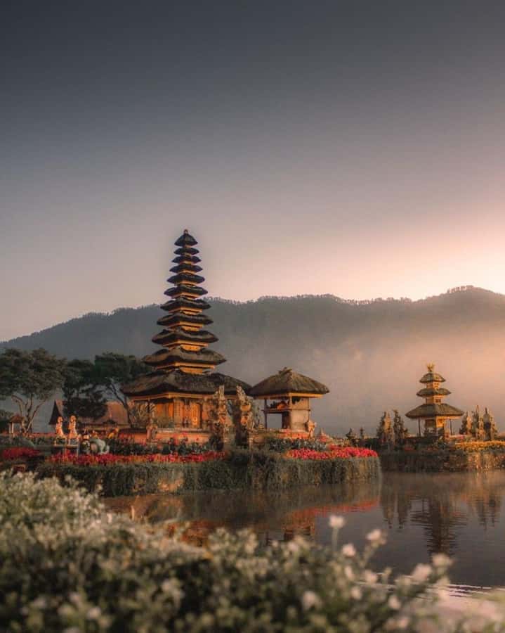 Bali: Jatiluwih UNESCO, Bratan Lake, Iconic Gate & Tanah Lot - Who should book this route