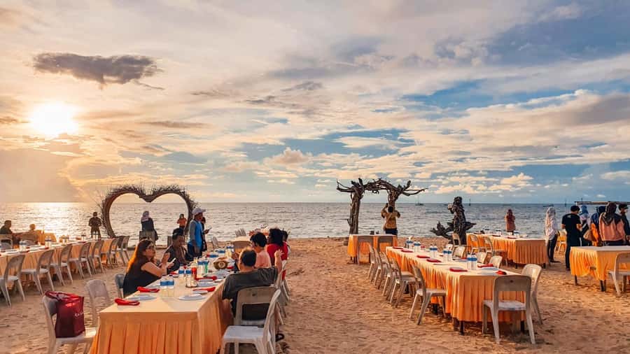 Bali: Jimbaran Bay Romantic Spa and Seafood Sunset Dinner - A spa first, then seafood by the sea