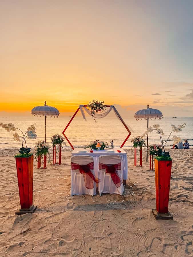 Bali: Jimbaran Bay Romantic Spa and Seafood Sunset Dinner - Should you book the Jimbaran spa and dinner?