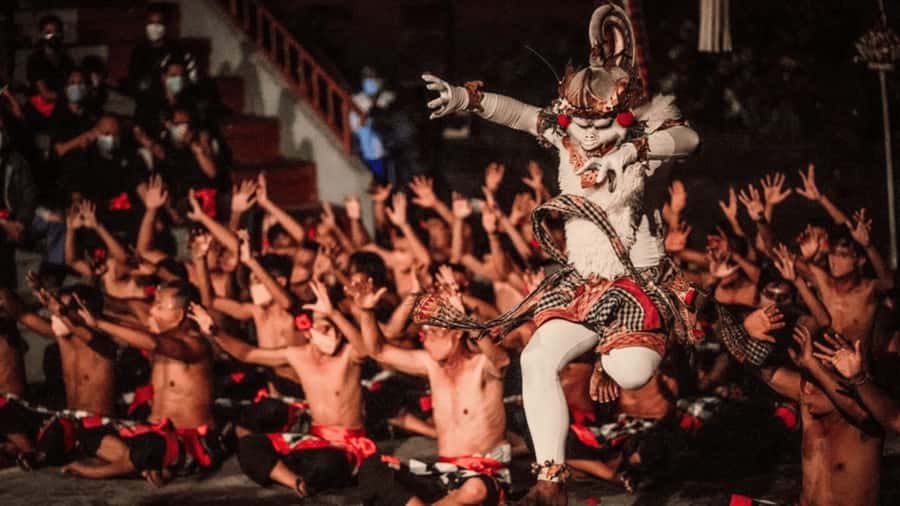 Bali: Kecak Fire Dance Entry Ticket and Uluwatu Temple - Seating, sound, and the crowded reality