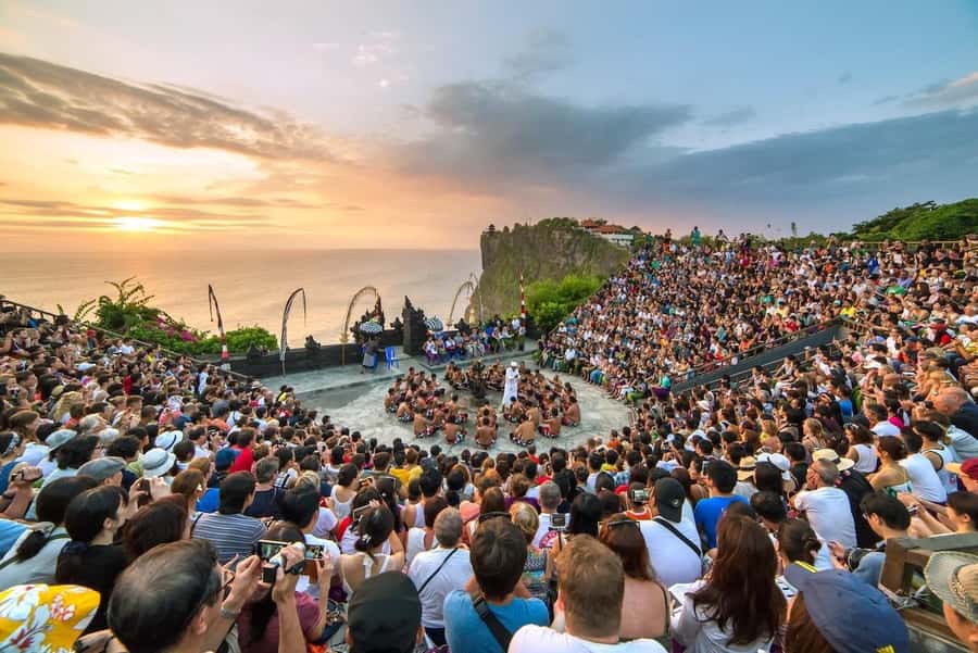 Bali: Kecak Fire Dance Show & Uluwatu Temple Entry Ticket - The monkeys are not a cute side attraction