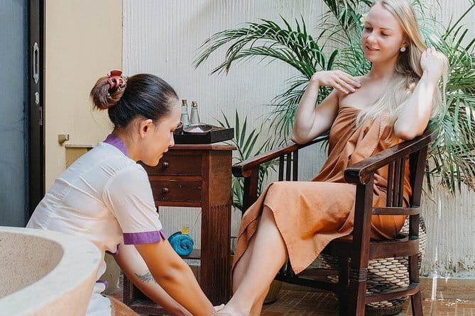 Bali Kuta Luxury Spa Massage Scrub Flowerbath 2 Hour treatment - A 30-minute body scrub for smoother skin