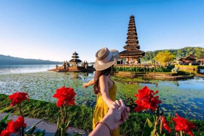 Lake Bratan, Handara Gate, Waterfall & Swing Tour