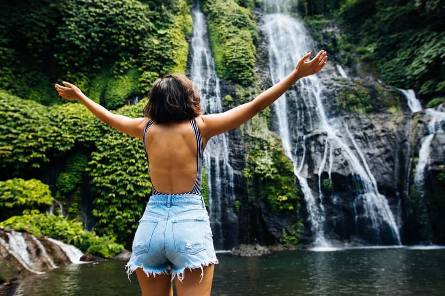 Bali: Lake Bratan, Handara Gate, Waterfall & Swing Tour - Lunch is flexible, but not included